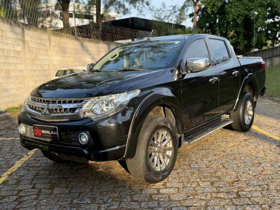 MITSUBISHI L200 TRITON 2.4 16V TURBO DIESEL SPORT HPE-S CD 4P 4X4 AUTOMÁTICO MITSUBISHI L200 TRITON 2.4 16V TURBO DIESEL SPORT HPE-S CD 4P 4X4 AUTOMÁTICO